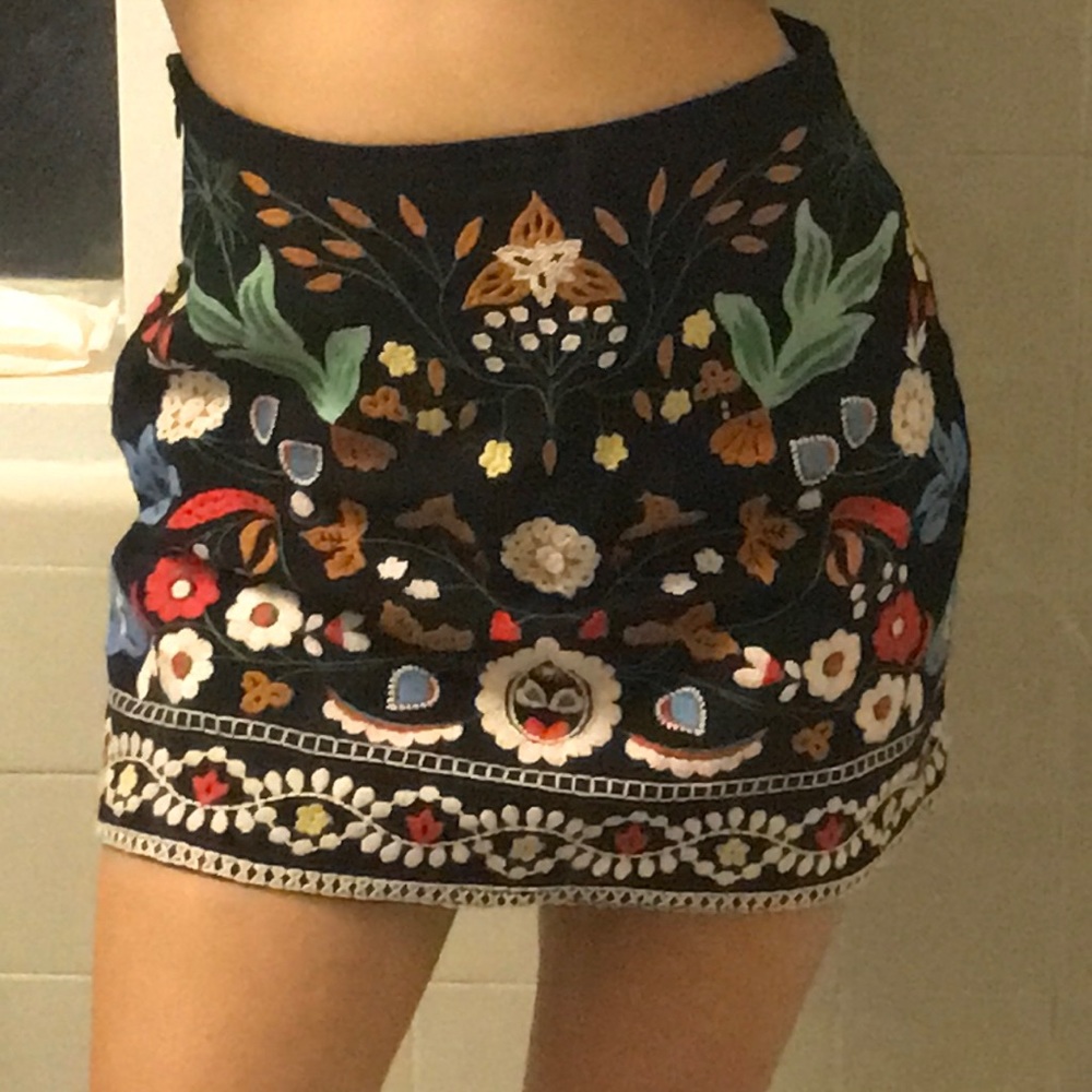 Zara Flower Embroidered Black Skirt